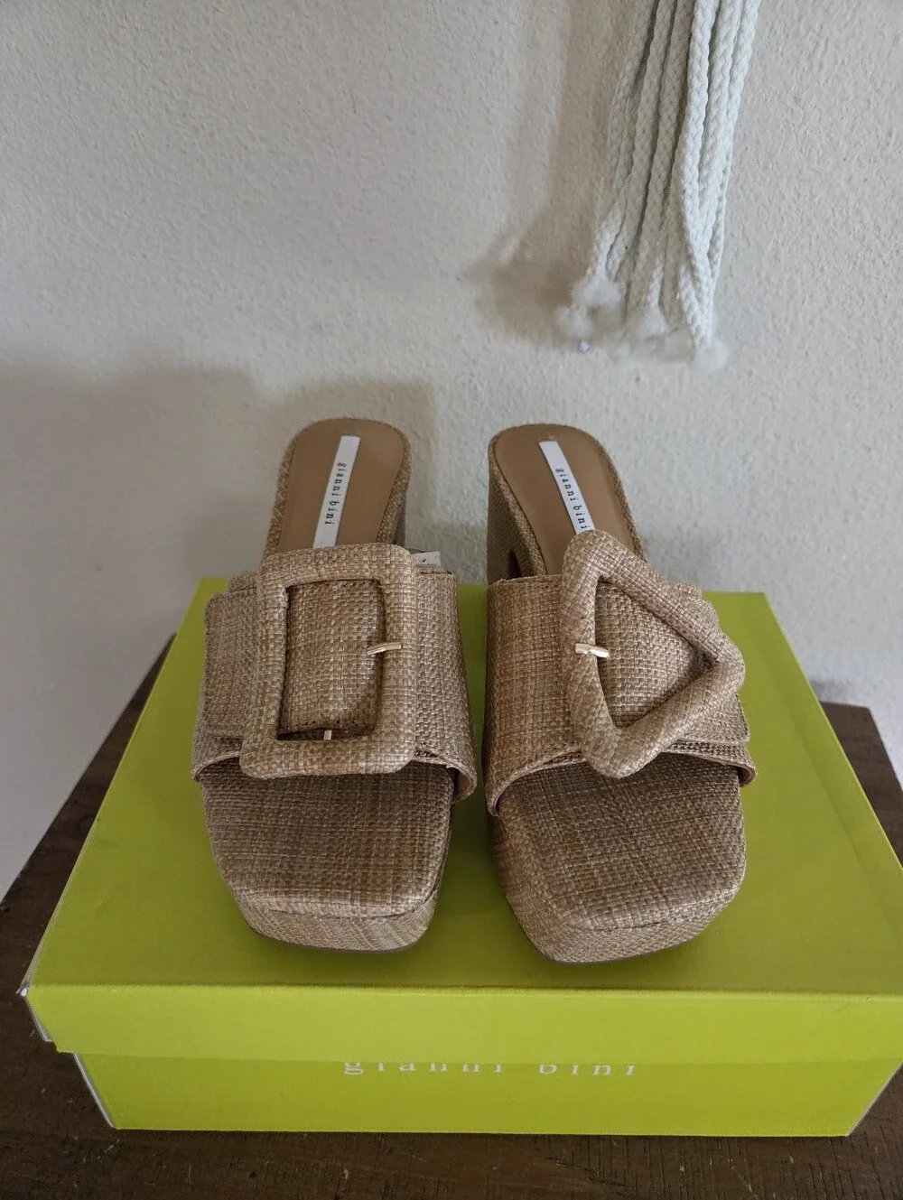 Gianni Bini Anders Mismatched Buckle Platform Slide Sandals Size 5.5 NWT
